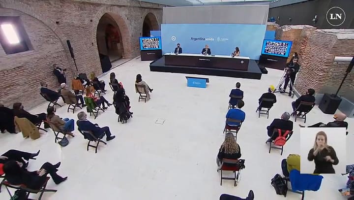 La respuesta de Alberto Fernández ante la protesta por la 'X' en el DNI