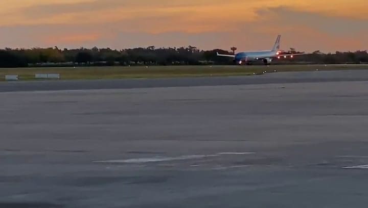 Así despegó el avión de Aerolíneas Argentinas hacia China