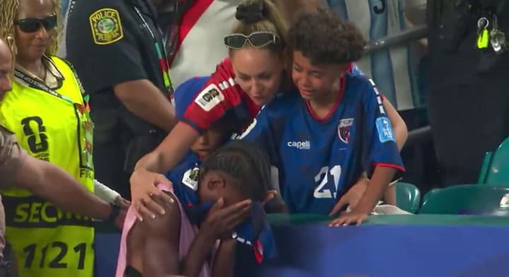 El desconsolado llanto de Nuno da Costa con su hijo