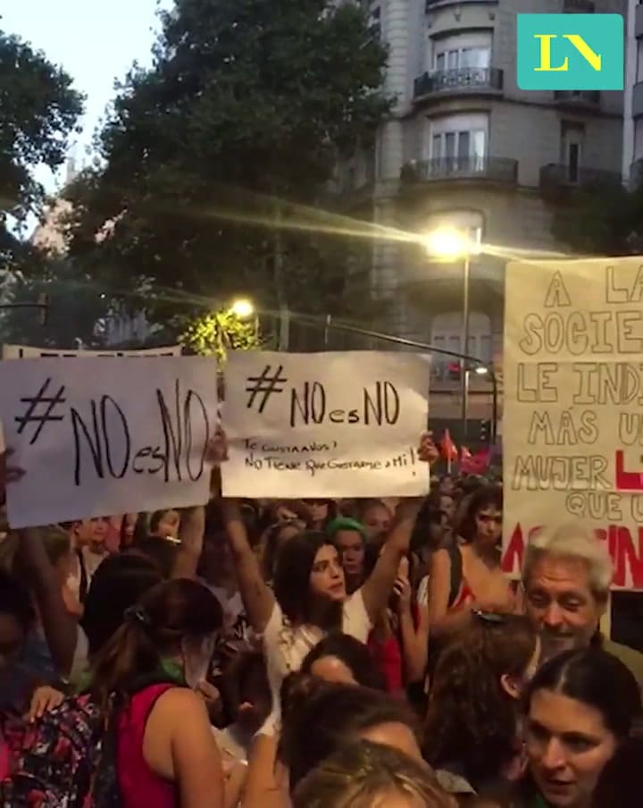 Calu Rivero participó de la movilización por el 8M
