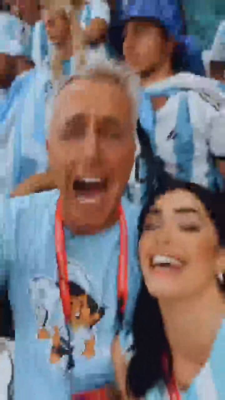 Lali Espósito se filmó en la tribuna junto a Marley