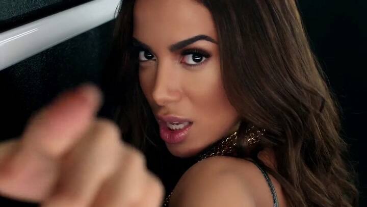 Anitta - Maluma 'Si o no' - Fuente: YouTube