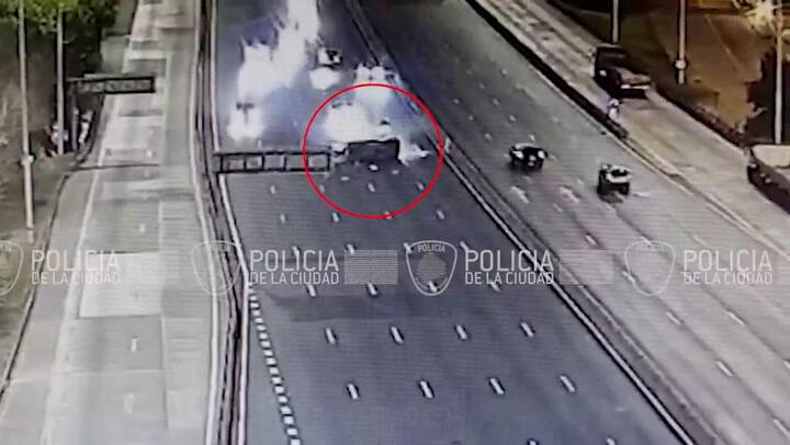 Choque y vuelco en General Paz