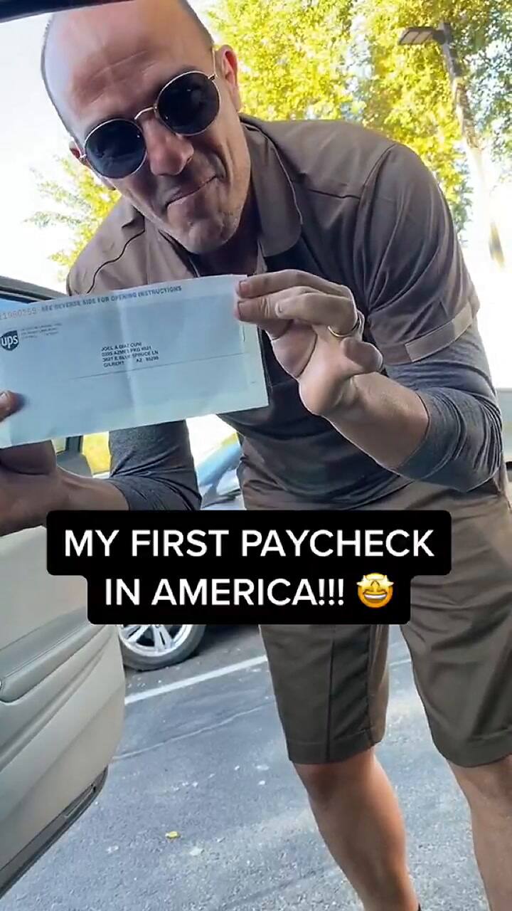 Yoel es un inmigrante cubano en Estados Unidos y compartió su reacción al recibir su primer pago