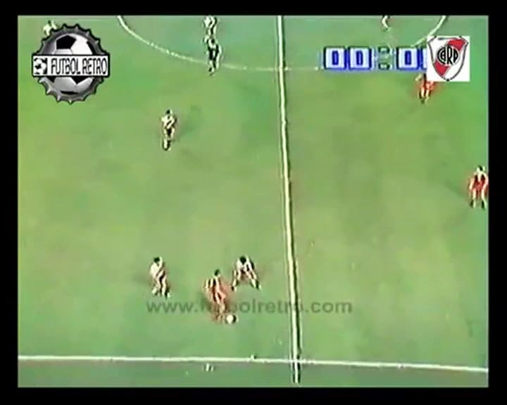 Gol de chilena de Enzo Francescoli contra Polonia