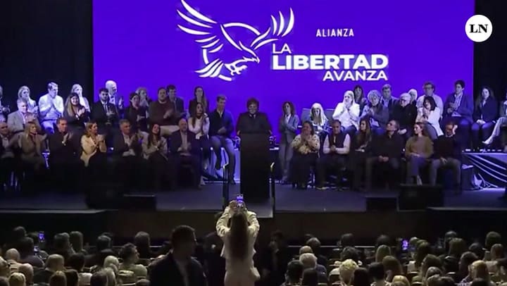 La confusa frase de Milei en el Teatro San Carlos de Junín