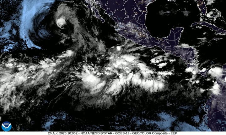 Satélite De La NOAA Sobre Los Sistemas En El Pacífico