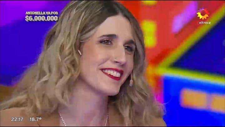 La pareja de una participante de Los 8 escalones llego al estudio con su bebe y enternecio a todos