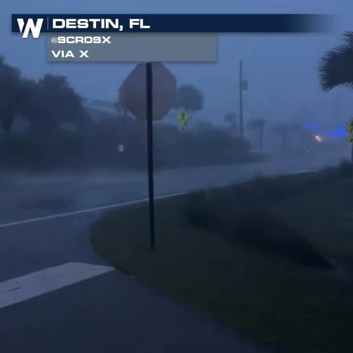 Fuertes vientos en Destin, Florida, por el paso del huracán Isaías