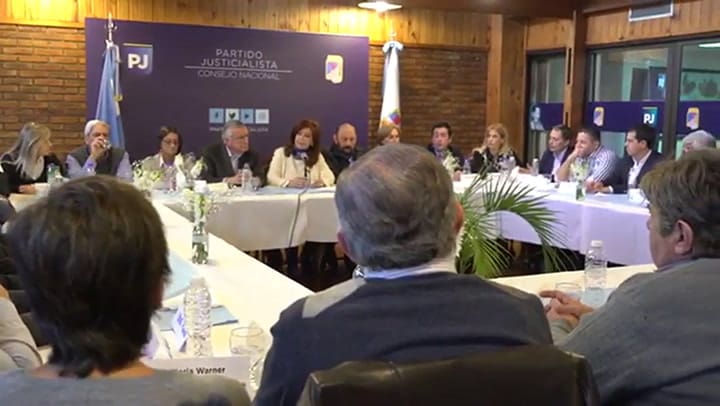 Cristina Kirchner en la cumbre del PJ