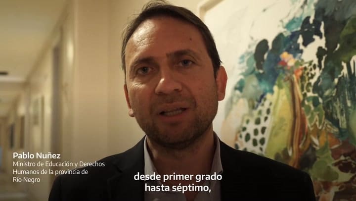 Podrían sumar una hora más de clase por día