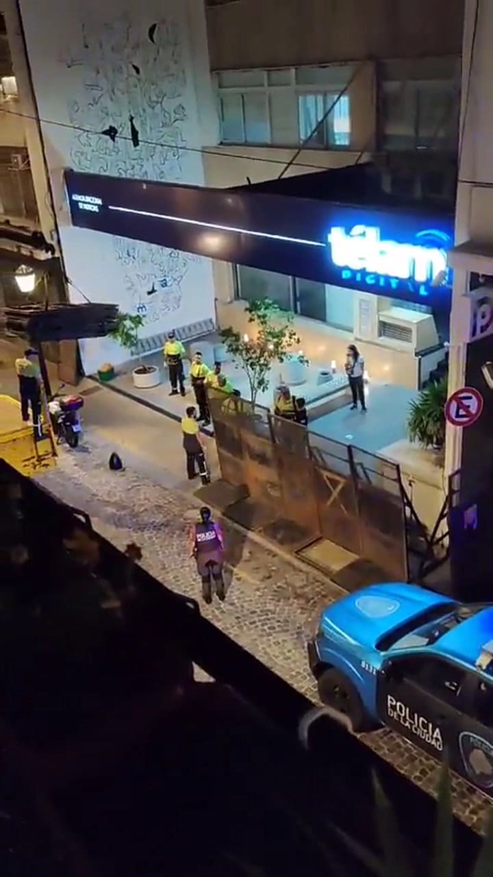 Vallaron la agencia Télam y los trabajadores no pueden ingresar