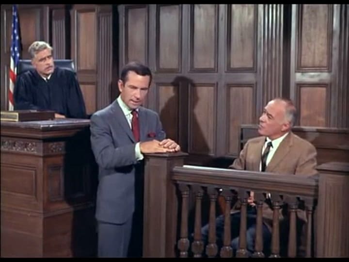 Platt junto a Don Adams en El superagente 86