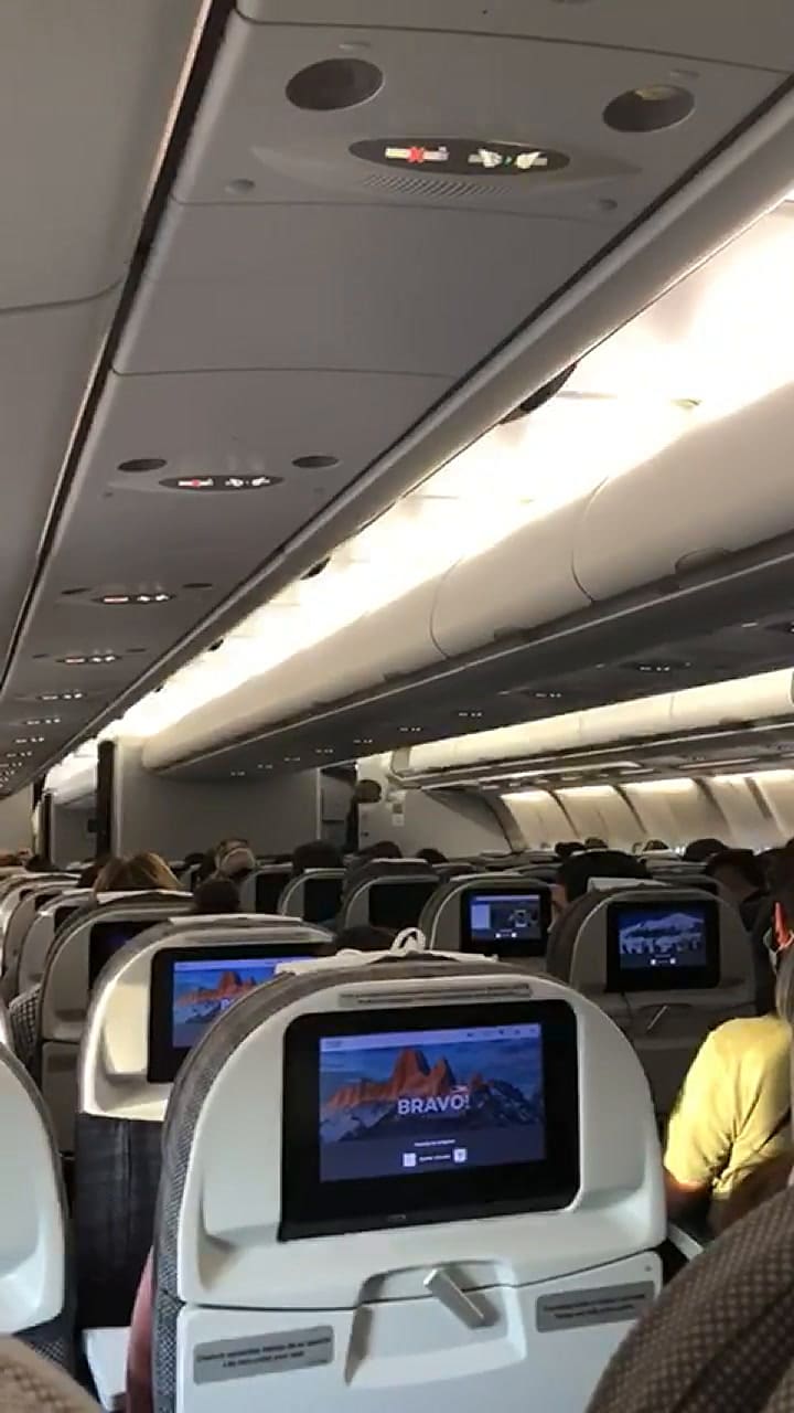 El mensaje del comandante a los pasajeros varados antes de subir