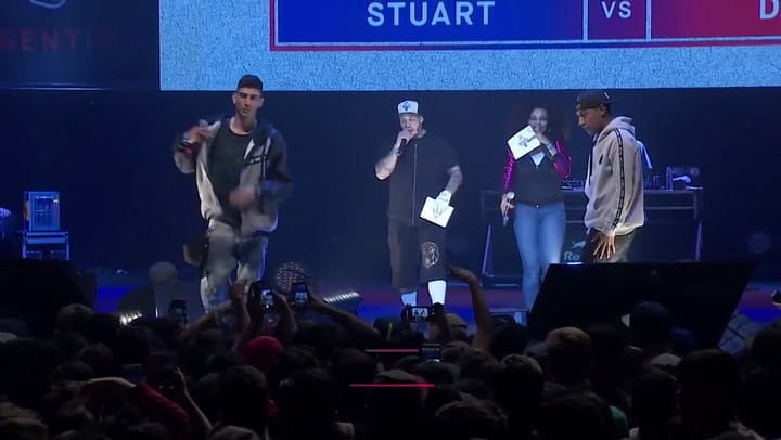 La final nacional de la Batalla de Gallos 2018 entre Dozer y Stuart - Fuente: Red Bull