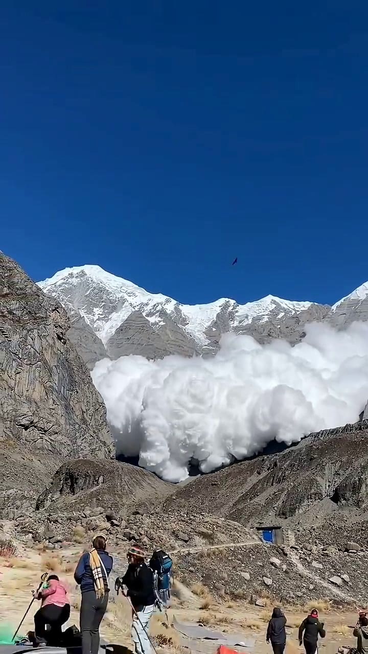 Una avalancha conmocionó a unos senderistas