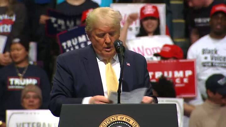 Trump se burla de la victoria de 'Parásitos' en los Óscar - Fuente: AFP