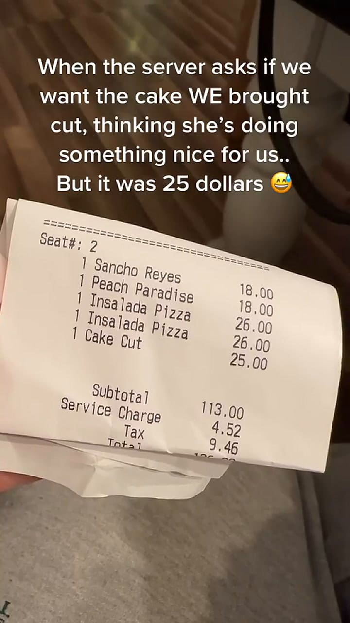 Llevó una torta a un restaurante para el brindis y le cobraron 25 dólares por cortarla