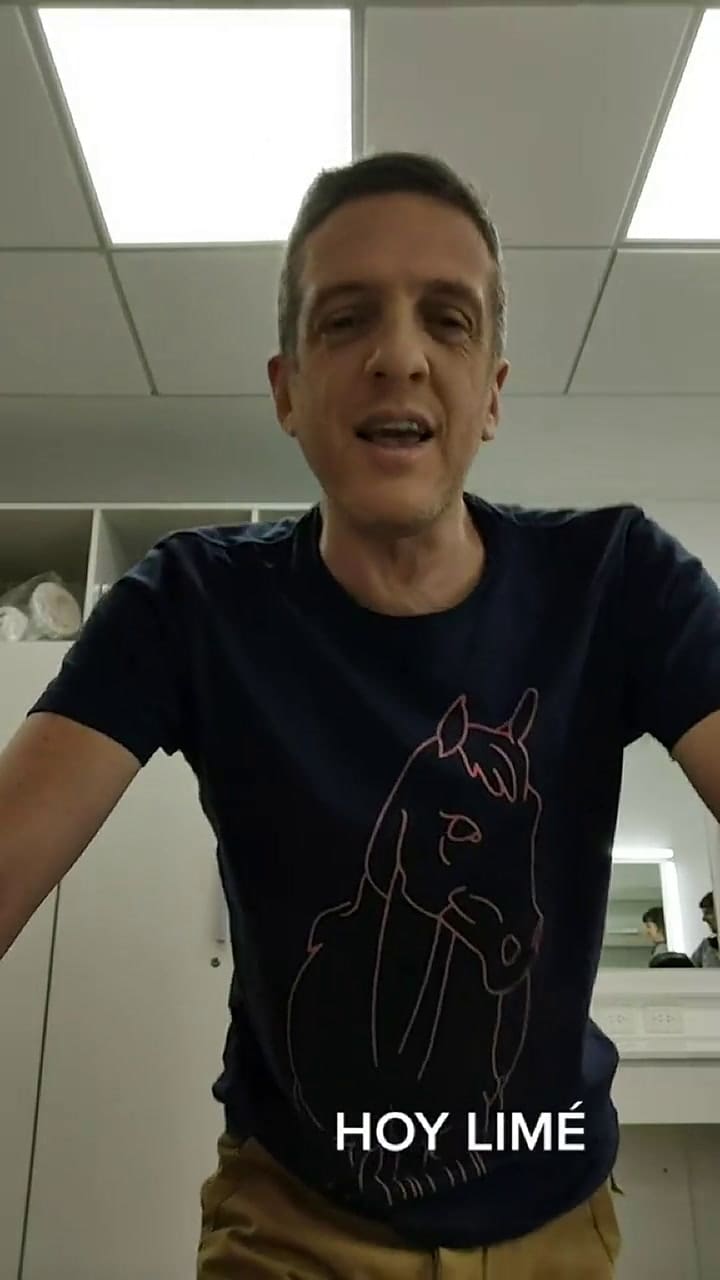 Mauro Szeta se grabó mientras bailaba y cantaba