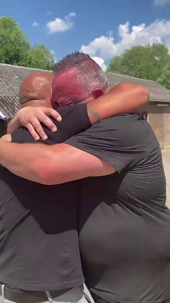 Así fue el reencuentro de David con sus amigos