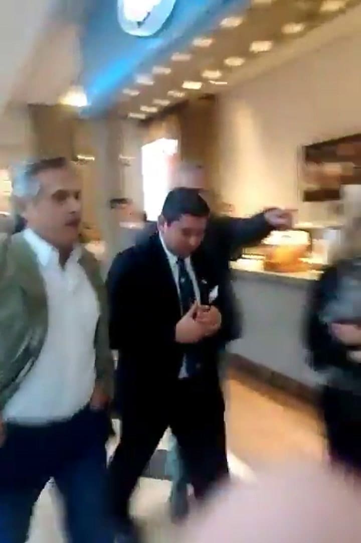 Insultaron a Alberto Fernández en el Patio Bullrich