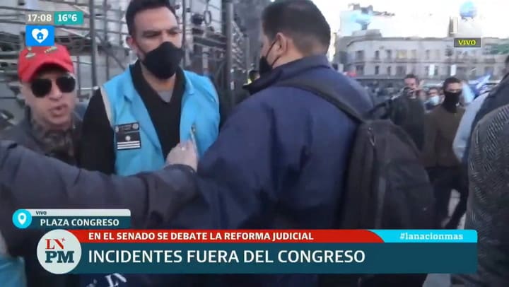 Incidentes fuera del Congreso mientras se debate la reforma judicial en el Senado