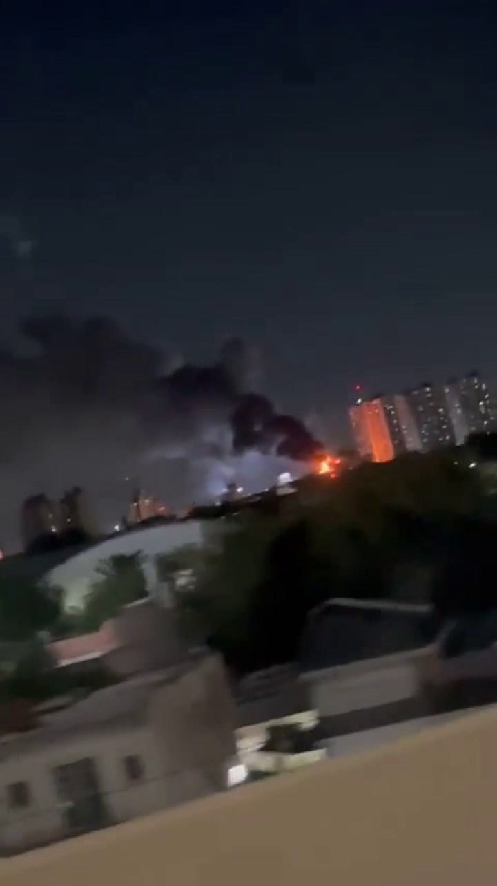 Así fue el momento del derrumbe del galpón en Avellaneda