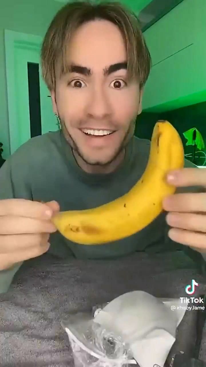 Los videos de Khaby Lame cuentan con millones de reproducciones (Video: TikTok @khaby.lame)