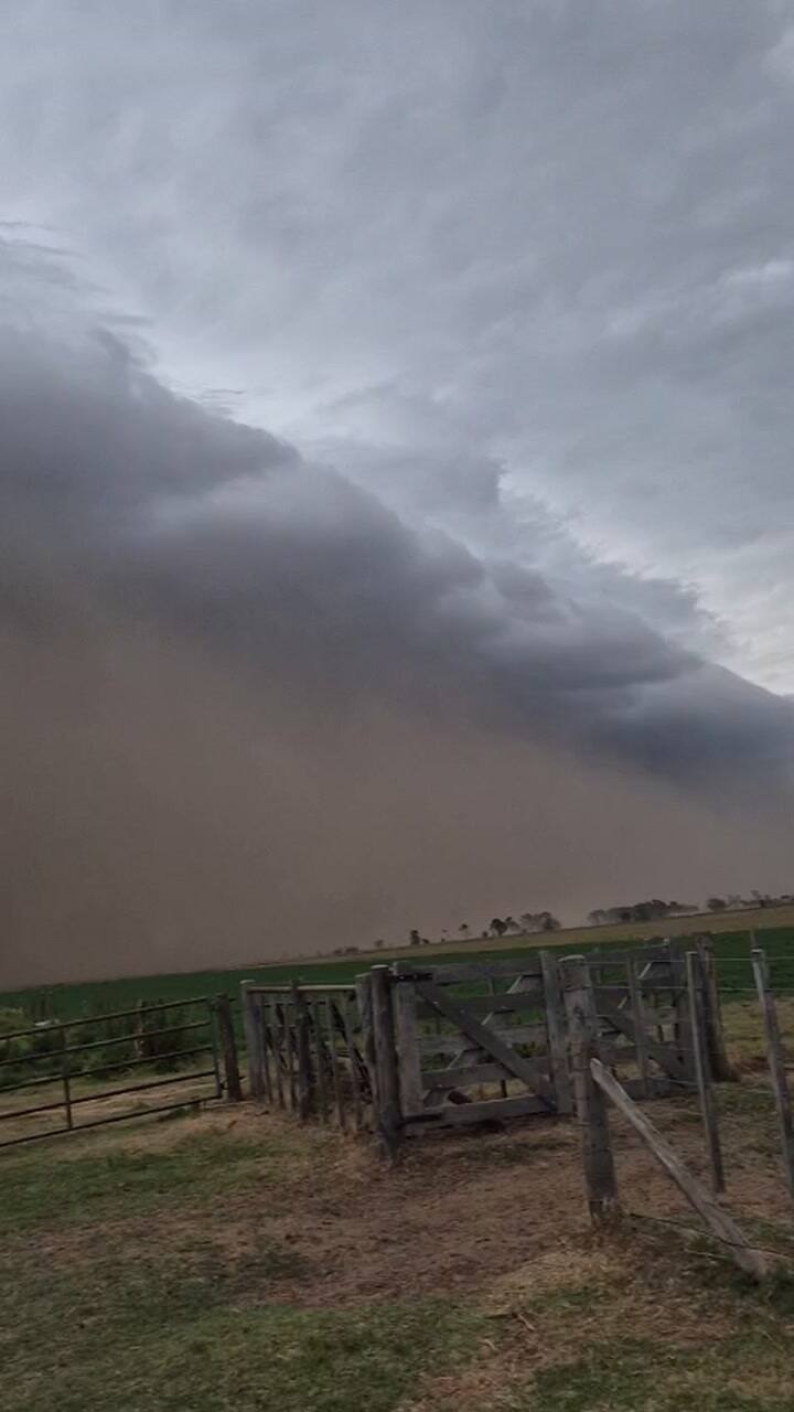 Así fue la nube negra que se formó