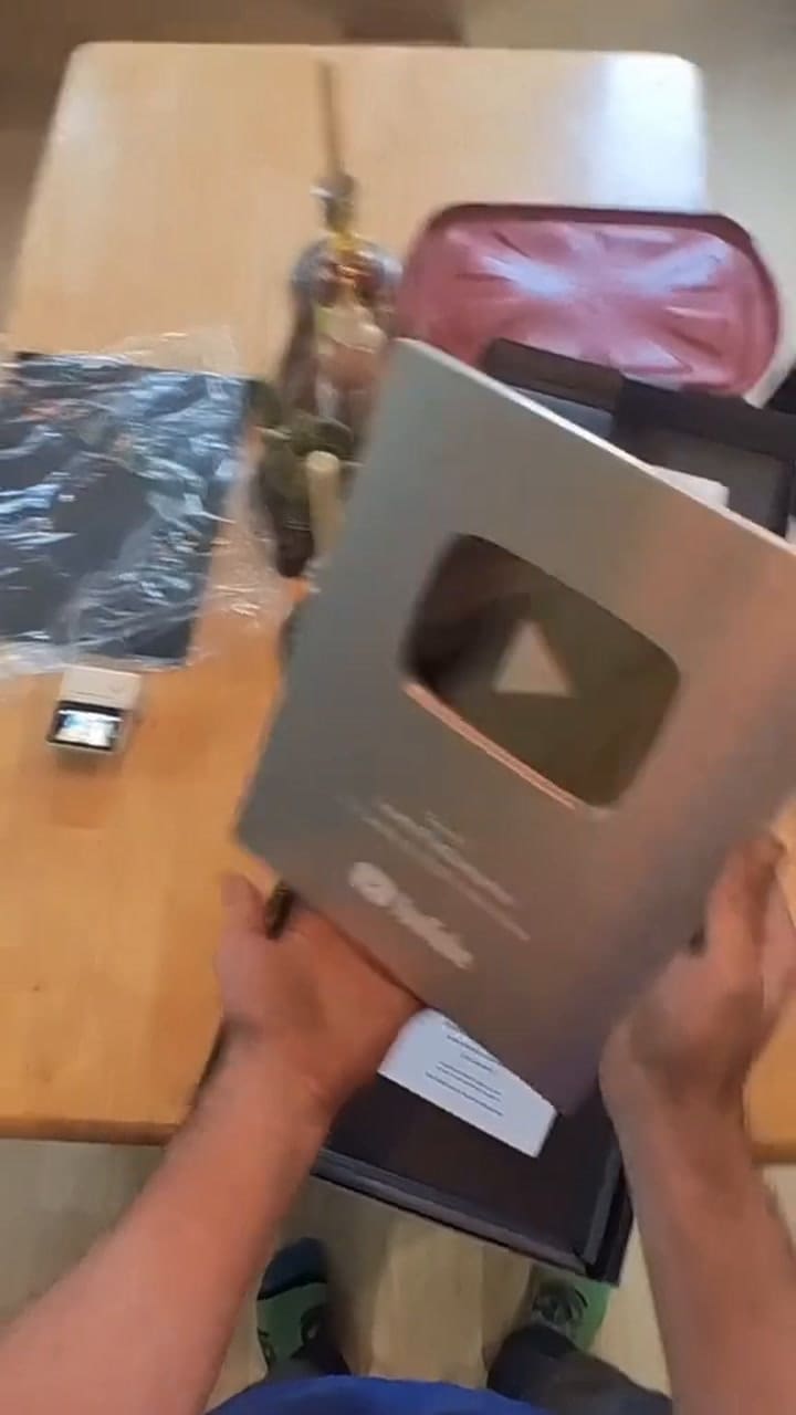 Erin y Dave reciben el reconocimiento de YouTube