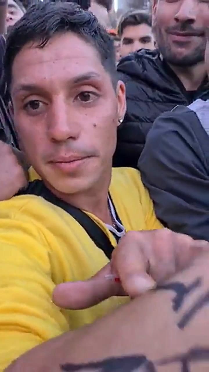 Un seguidor de Javier Milei se tatuó su firma