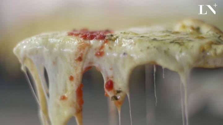 La pizzería escondida en Caballito que le compite a las clásicas de Corrientes