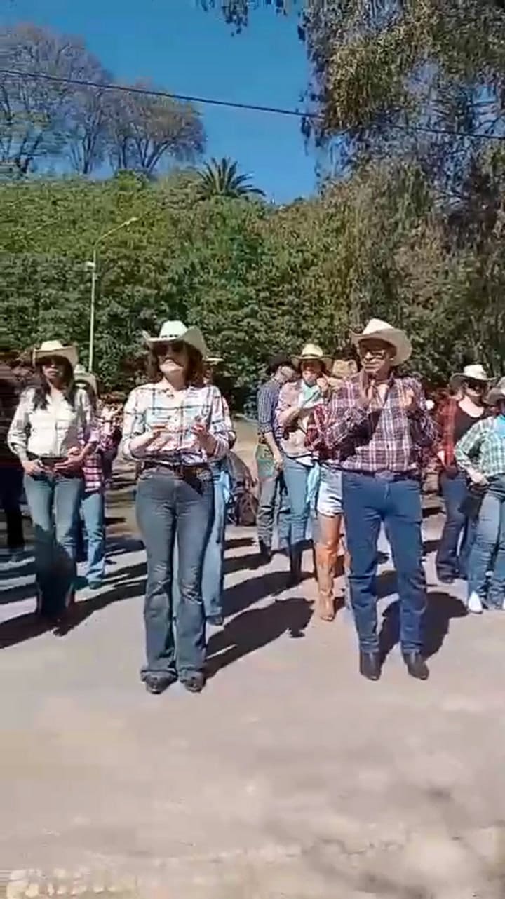 "All together", una parte de la programación que comparten los bailarines