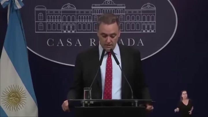 Manuel Adorni contra Rodolfo Aguiar