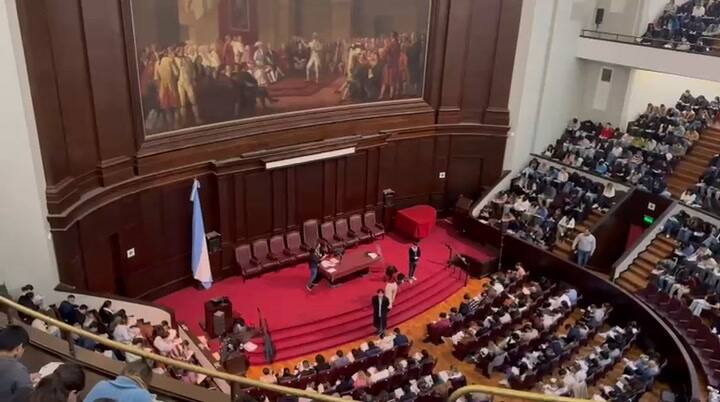 En el aula magna, cientos de postulantes comenzaron a rendir tras el protocolo de seguridad reforzado