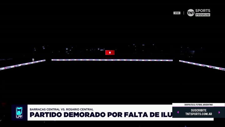 El estadio de Barracas quedó a oscuras y se demoró el partido