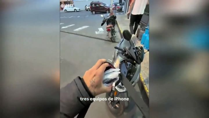 Pactaron la venta de 10 celulares en una estación de servicio de Lanús, pero los engañaron y les robaron todo