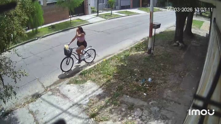 Acoso callejero: paseaba en bicicleta y un automovilista la manoseó