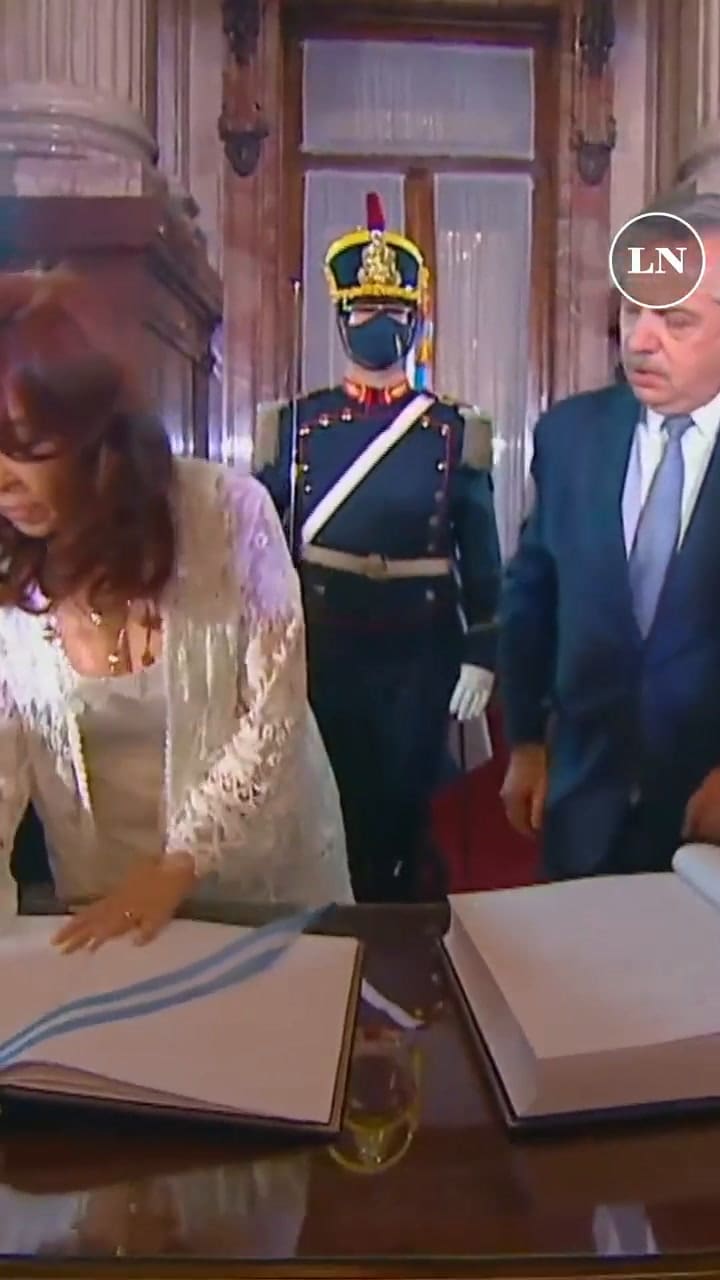 SINCERAMENTE': la firma de Alberto Fernández en el libro de Honor de la Cámara de Diputados