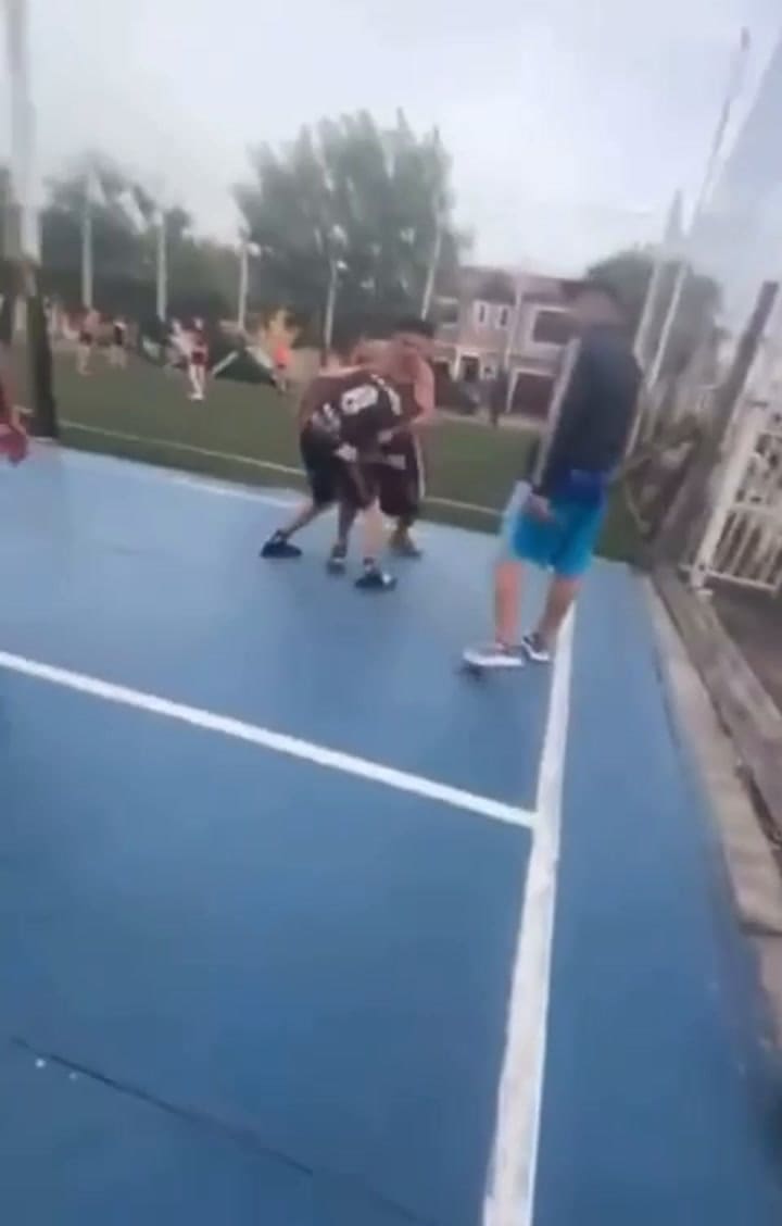 Pelea en Merlo