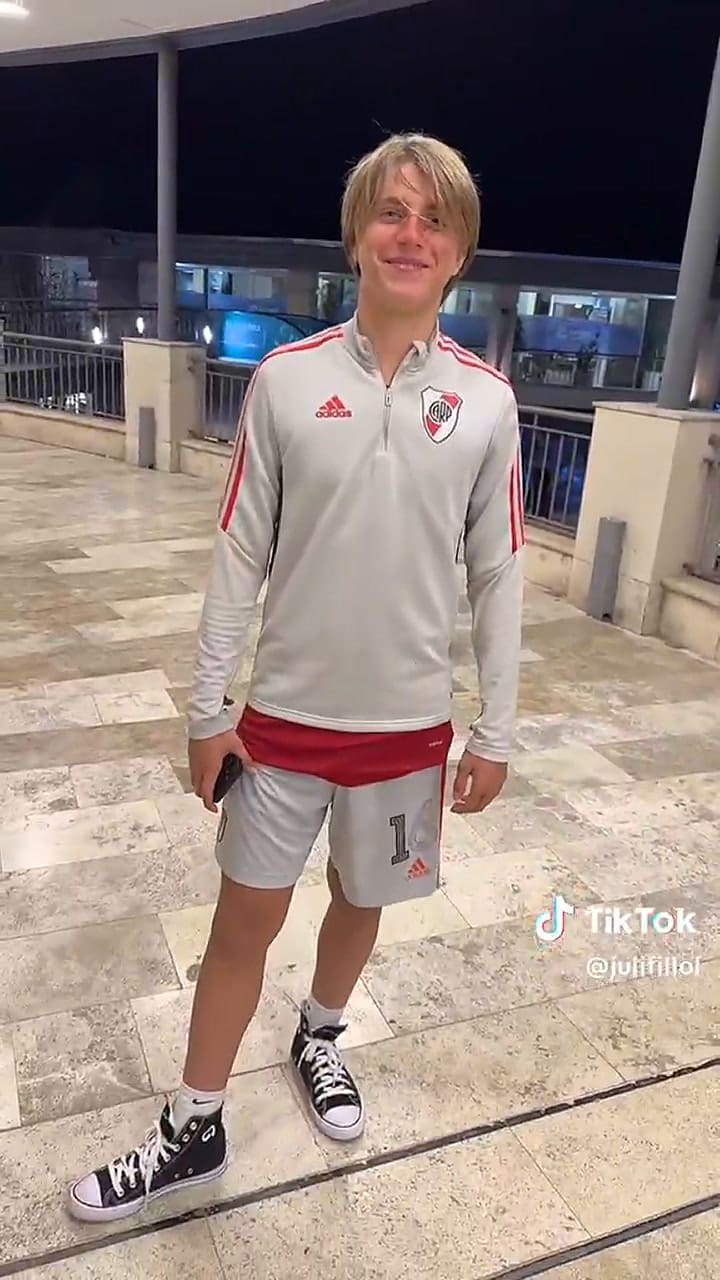La novia de Valentino, el hijo de Wanda Nara, compartió un video en su perfil de TikTok