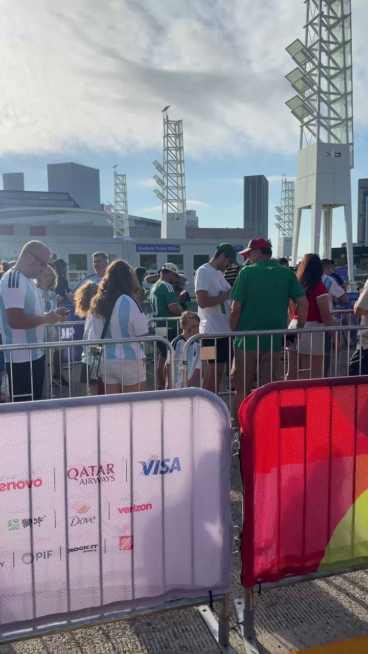 Así se encuentra las afueras del Estadio a 2 horas del partido