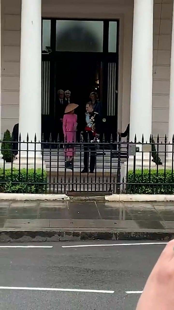Letizia y el Rey Felipe llegaron a la coronación de Carlos III