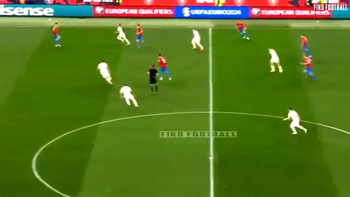 Así juega Tomas Soucek, el capitán de la República Checa