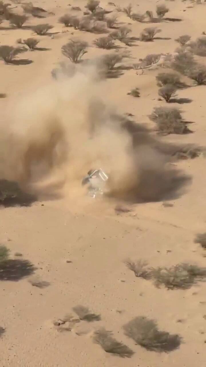 El vuelco de Sébastien Loeb en el Rally Dakar