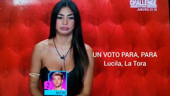 Polémica: le indicarían a Daniela por quién votar