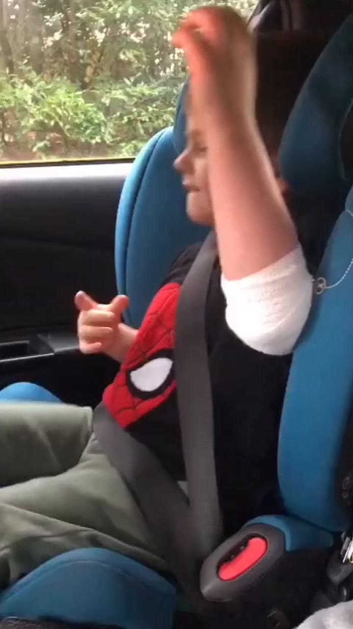 El gesto de Brian May con un niño que tiene cáncer y es fan de Queen: “Te vi rockeando”