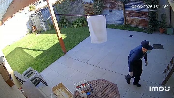 Dos delincuentes entraron a la casa de una jueza en La Plata, la ataron y le robaron