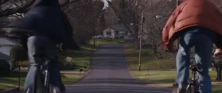 Super Dark Times - Trailer
