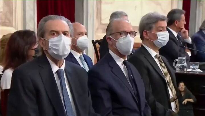 Juntos por el Cambio abandonó el recinto